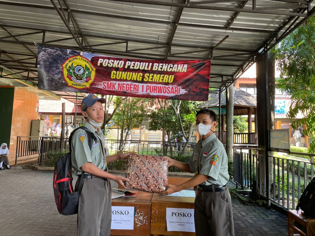 SMKN 1 Purwosari Peduli Bencana Gunung Semeru